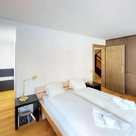 La Posta Dach-maisonette-wohnung * Samedan